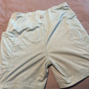 Vineyard Vines- women’s medium bike shorts